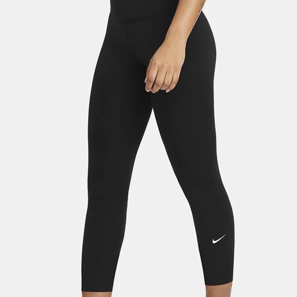 Nike Black High-Waisted Athletic Leggings